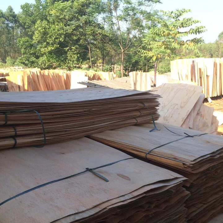 
Natural Figured Dried Excellent Eucalyptus Core Veneer for Furniture 