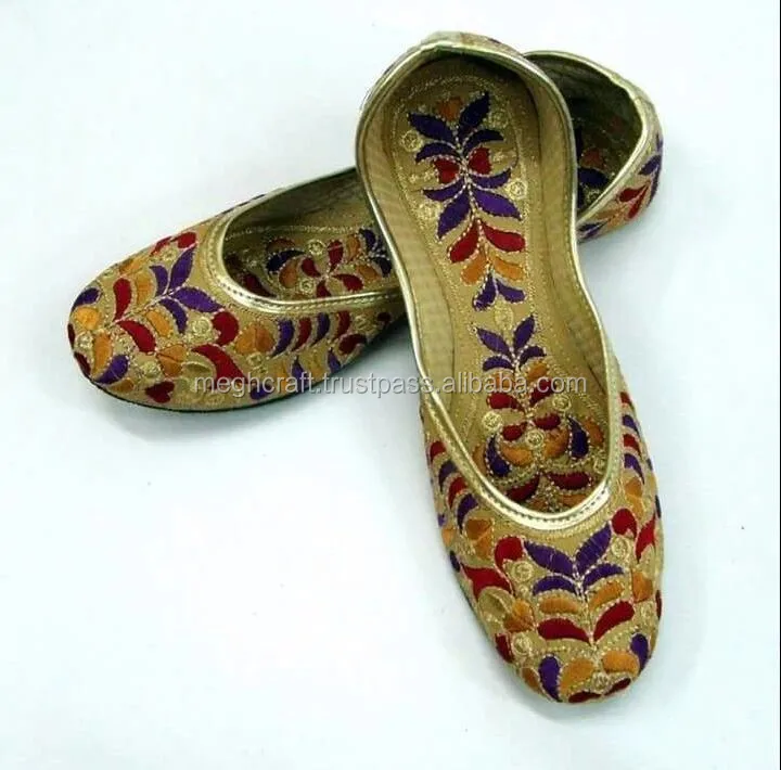 khussa style shoes