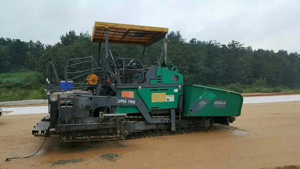 
[ Winwin Used Machinery ] Used Asphalt Finisher (Paver) VOGELE S1900 2005yr For sale 