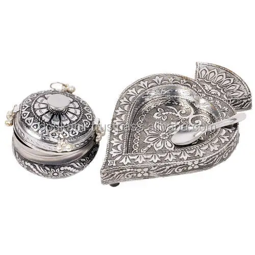 Rajasthani Real Oxidized White Metal Pan Box with Tray/Beautiful and Best Quality made metal tray with pan Box.