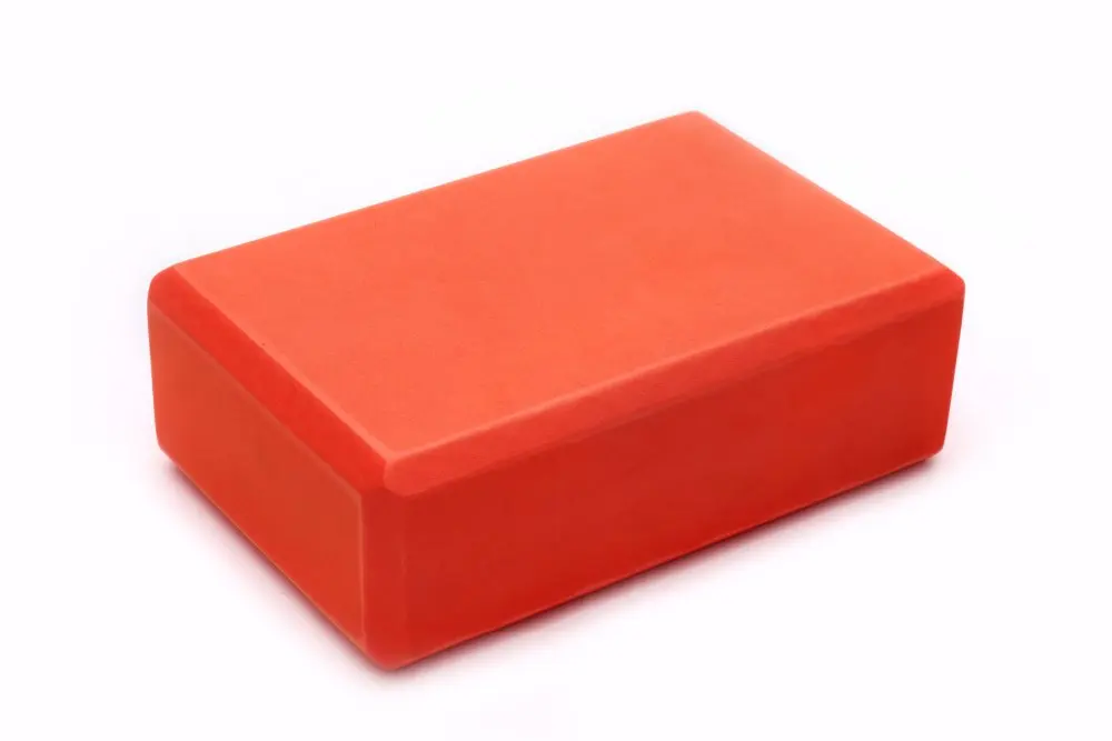 Пластилин кубики. Красный кубик. Кубик пластмассовый красный. Кирпичики для детей. Пластмассовые кирпичики для детей.