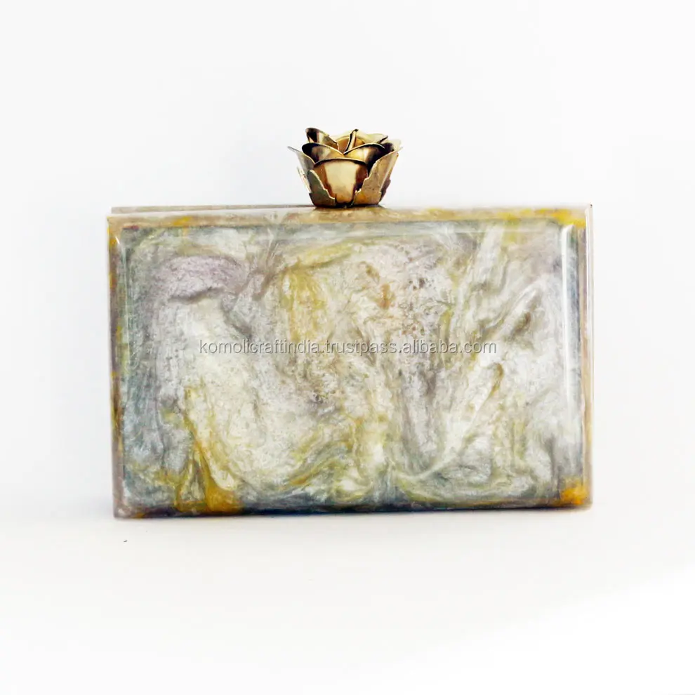 Столешница из эпоксидной смолы мрамор. Стол из эпоксидной смолы под мрамор. Доска мраморная из эпоксидной смолы. Мраморная смола. Картины из эпоксидной смолы.