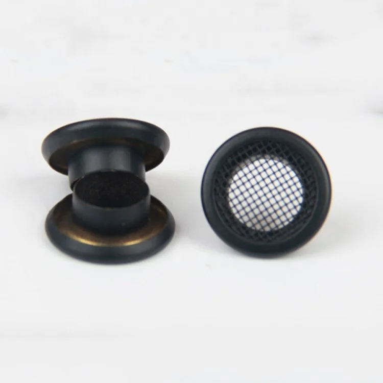 Metallic corns with flat mesh spray-painted Breathable eyelet