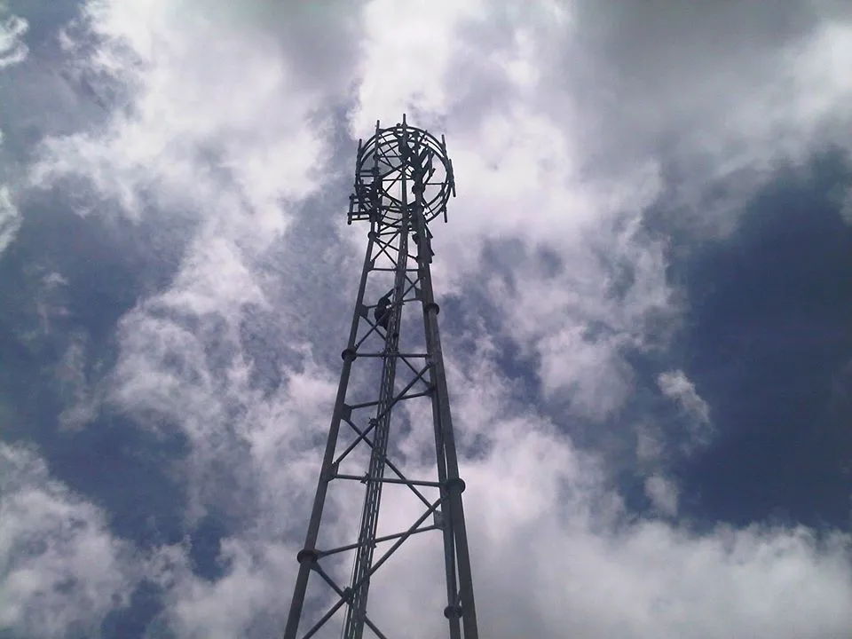 Self support. Осветительная башня. Американская стальная башня. Мачта телекоммуникационная алюминиевая. Башня металлическая с размером.