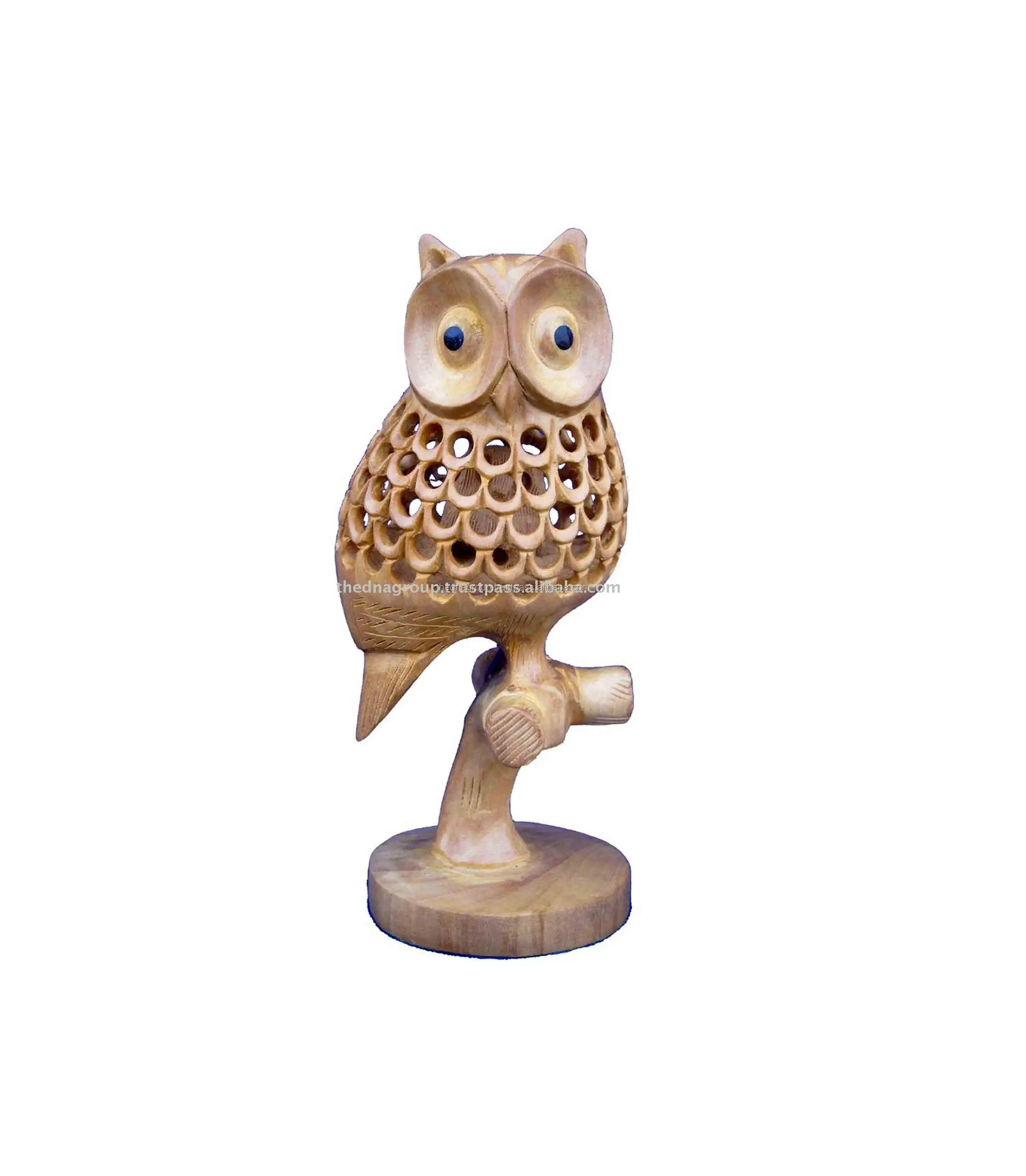 彫刻が施された木の枝に木製の手作り彫刻フクロウ Buy Wooden Owl Sculpture Wooden Handicraft Wood Owl Product On Alibaba Com