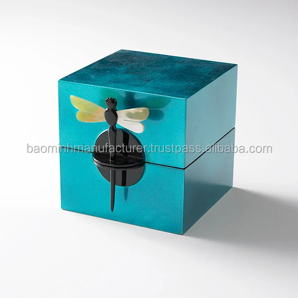 
High quality square Vietnam lacquer box with dragonfly key 
