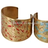 Trendy Cuff Bracelet Vners with Leafy Pattern
