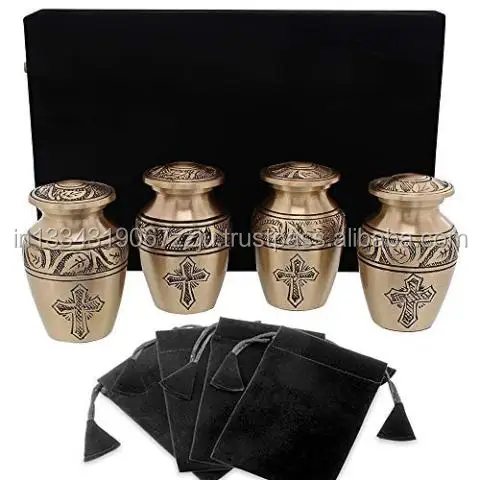 0AHO-19-Pets8901 (16).jpg