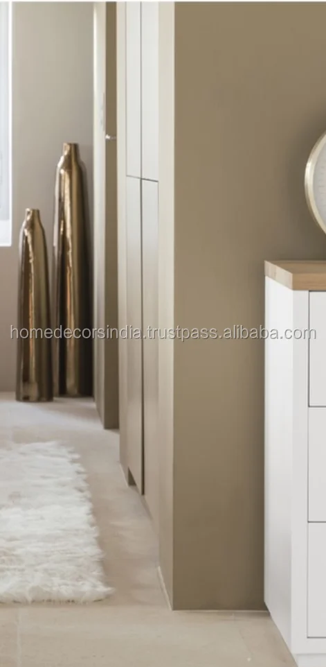 Bronze Metal Vases3.png