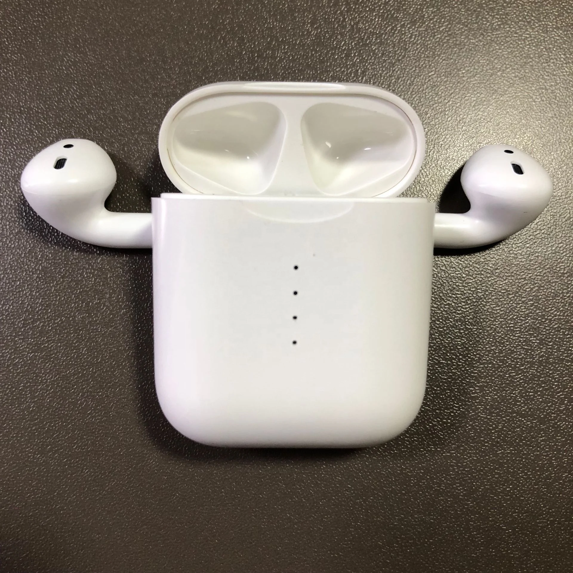 

wireless earphone i10tws bt5.0 headphone stereo wireless earbuds with charging box, N/a