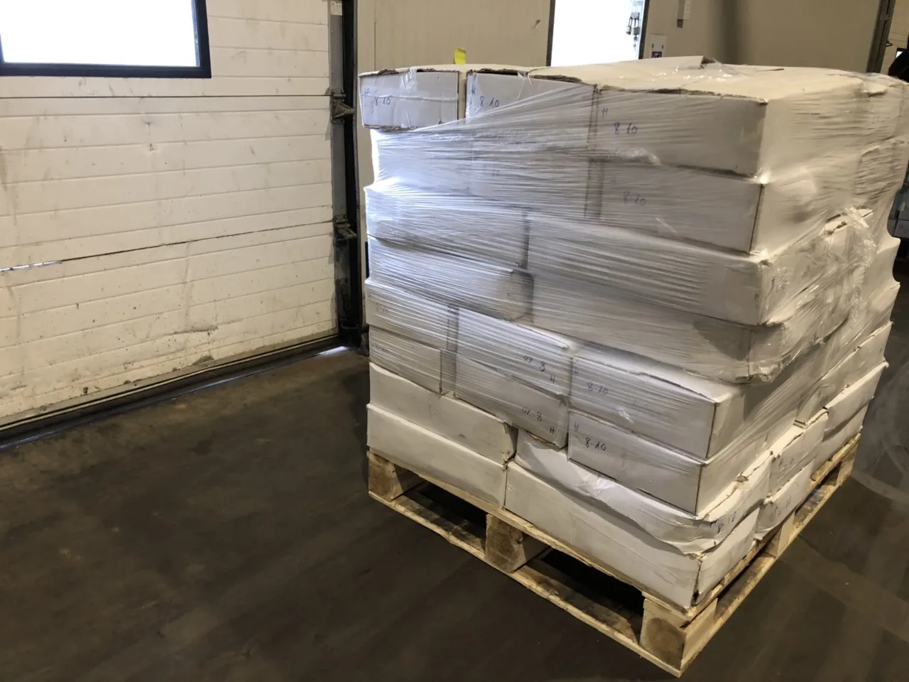 vietnam horse frozen mackerel whole round cheap price - whatsapp