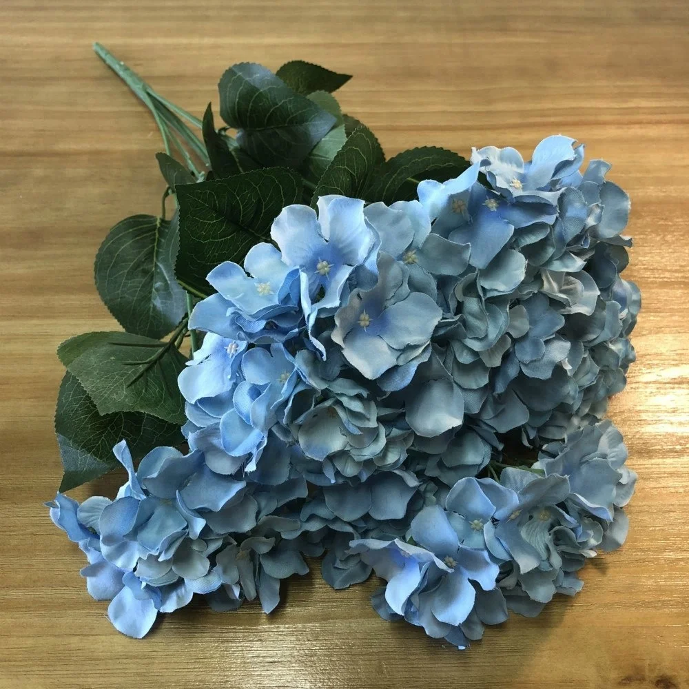 Искусственная голубая. Hydrangea head цветок. Искусственные цветы гортензия. Голубая гортензия из головы. Гортензия из шелка Татьяна малых.