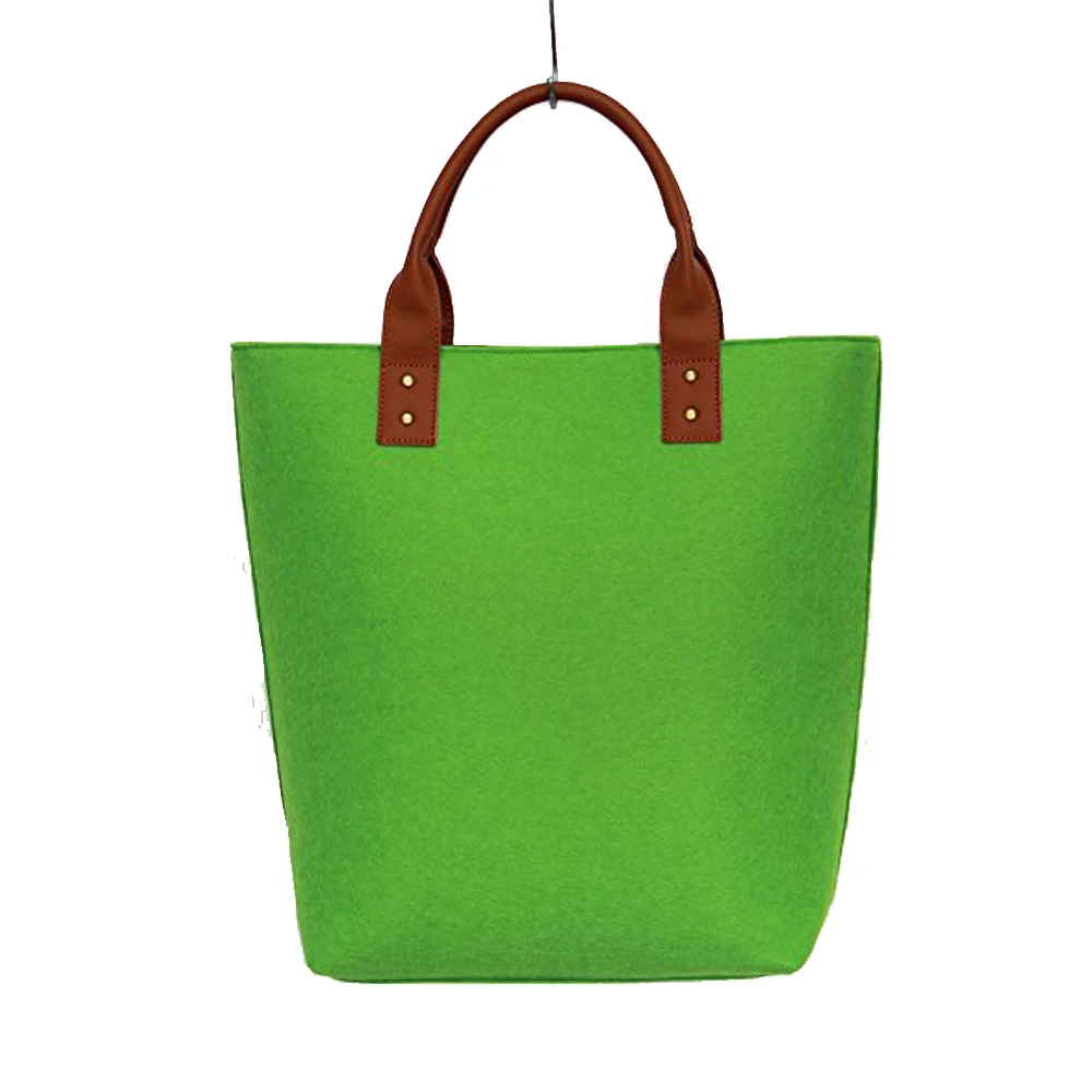 El bolso bordado de Mango que la gente confundirá con uno de Dior