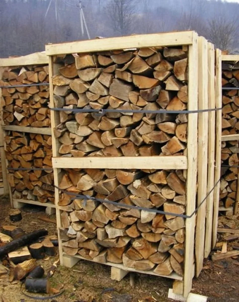 Oak Firewood 10 15 Moisture On Pallet Boxes Buy Wood Wood Briquettes Charcoal Hardwood Product On Alibaba Com