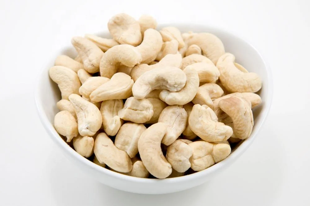 Cashew Nuts Thailand/ Dried Raw Cashew Nuts/ Cashew Kernels With