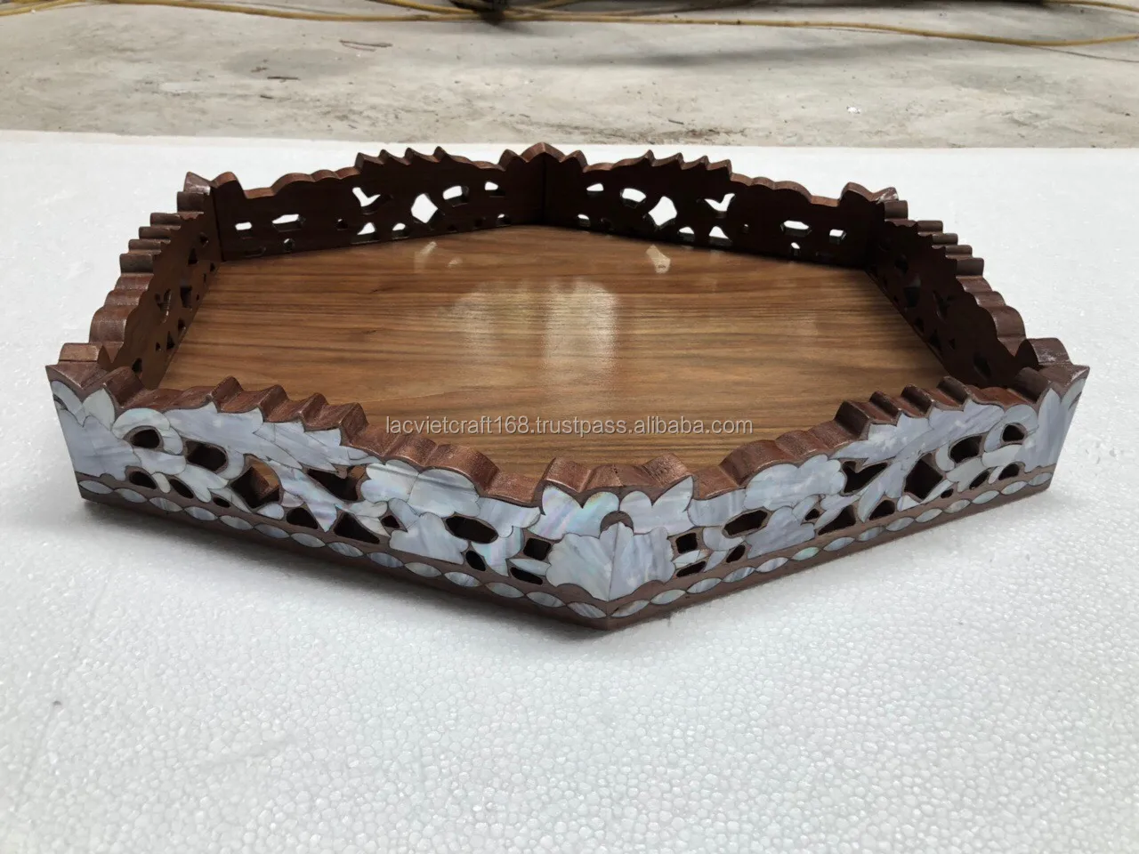 High Quality Best Selling Kuwait Map Tray With Mother Of Pearl Tray/mop Serving Tray From
