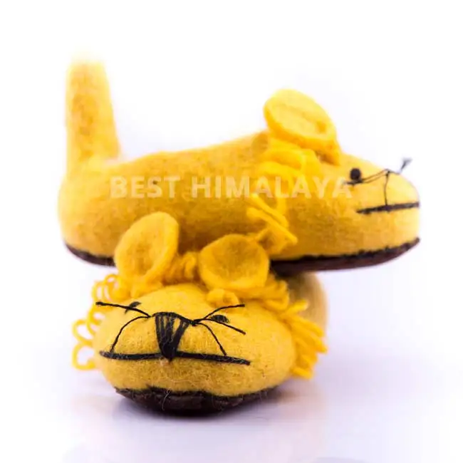 
Wholesale Yellow Color Lion Design Soft Girls Shoes 