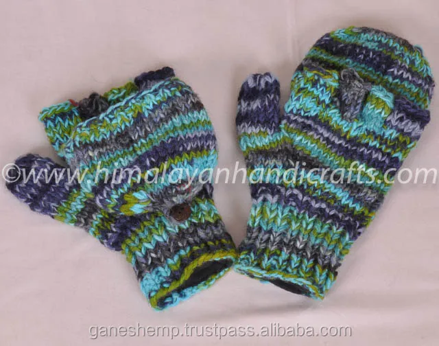Handmade knitted mittens for hunters