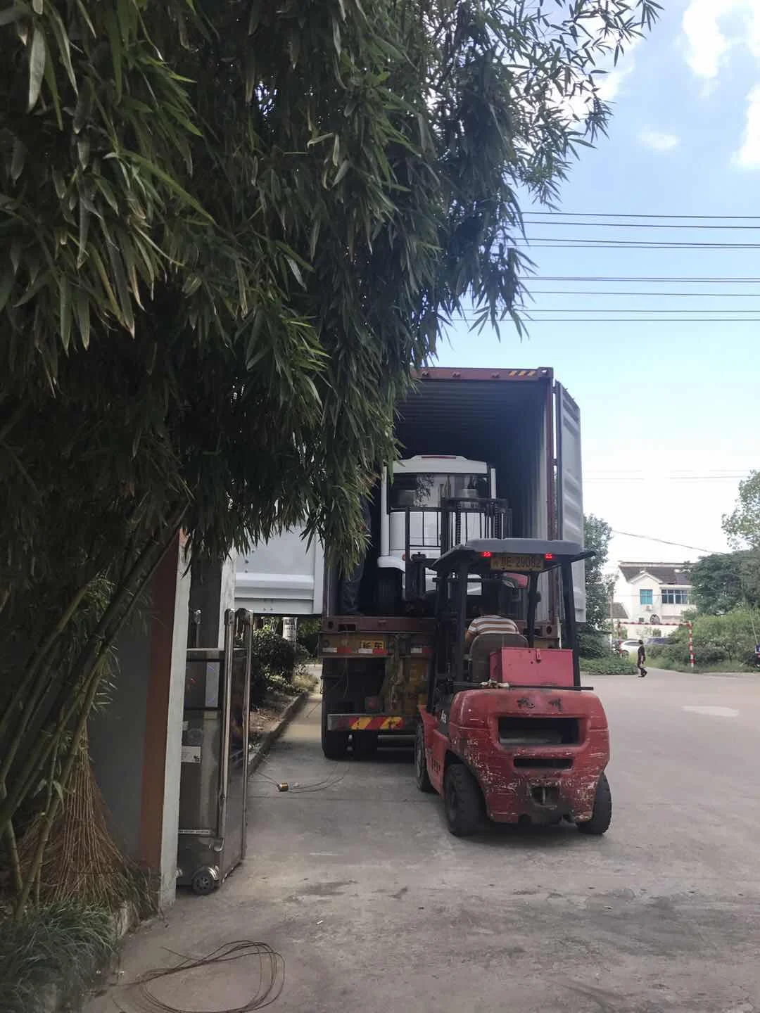 package & loading1.jpg