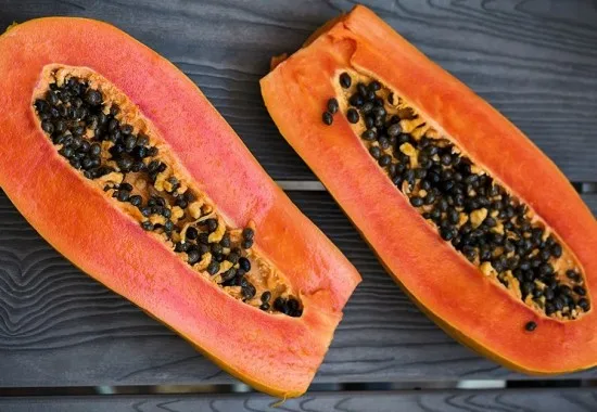 525300_Slicesoffreshcuttedpapaya.jpg_550x380
