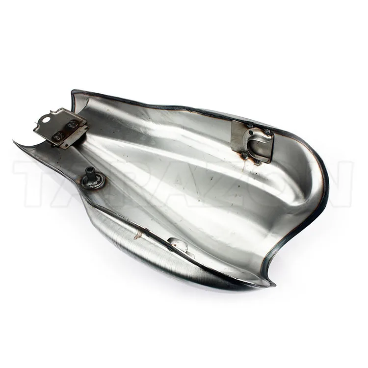 06Retro BikeFuel tank.jpg