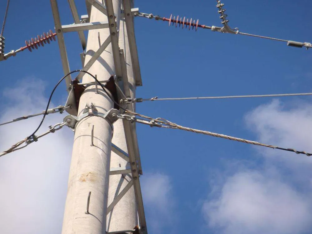 Outdoor Aerial Optical Fibre Cable Clamp Suspension Clamp For Overhead