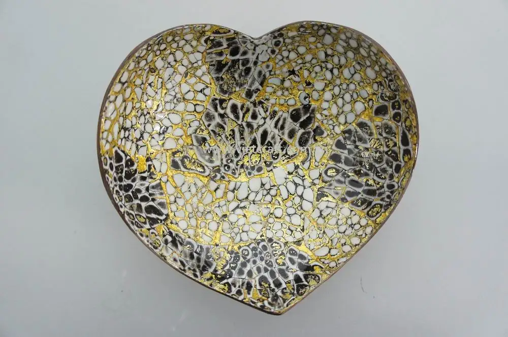 
Lacquer coconut shell bowl, heart-shaped, lacquerware handicraft in Vietnam 