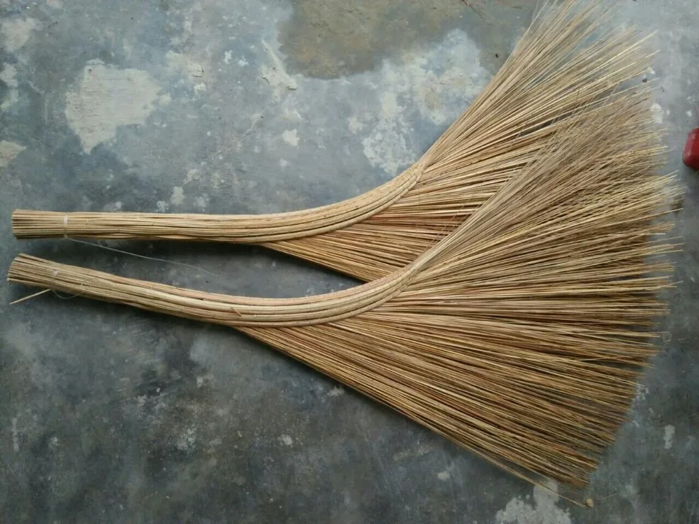 越南椰扫把棍/椰子棕榈扫把/椰子叶扫帚 (whatsapp 的:   84 911 585