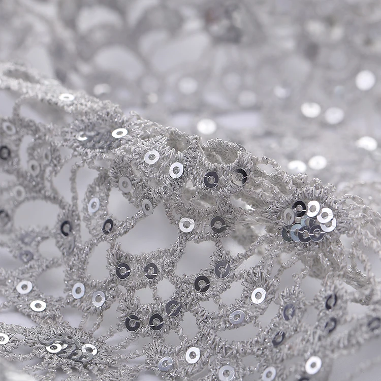 кружевное серебро. кружево ткань серебро. вологодское кружево мадам круже. свадебные ткани. современное кружево.