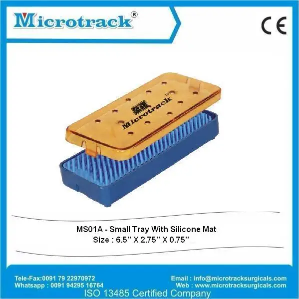 1A small tray with mat