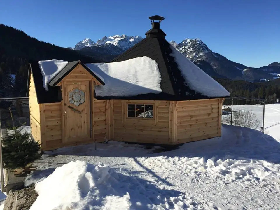 
Prefabricated Grill BBQ Cabin 