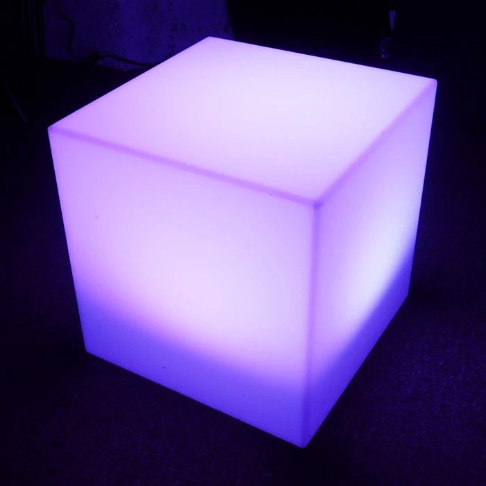 Reg kz. Светящийся куб. Куб с подсветкой. Куб из оргстекла с подсветкой. Кубы с подсветкой.