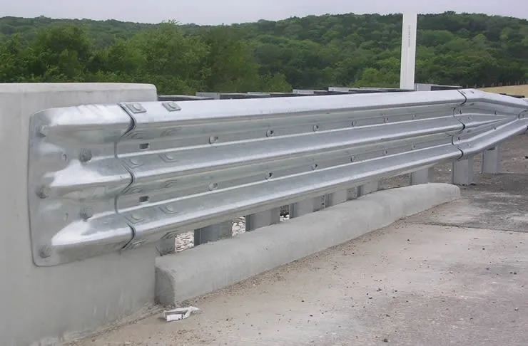 Galvanized Steel Thrie-beam Guardrail Bridge End