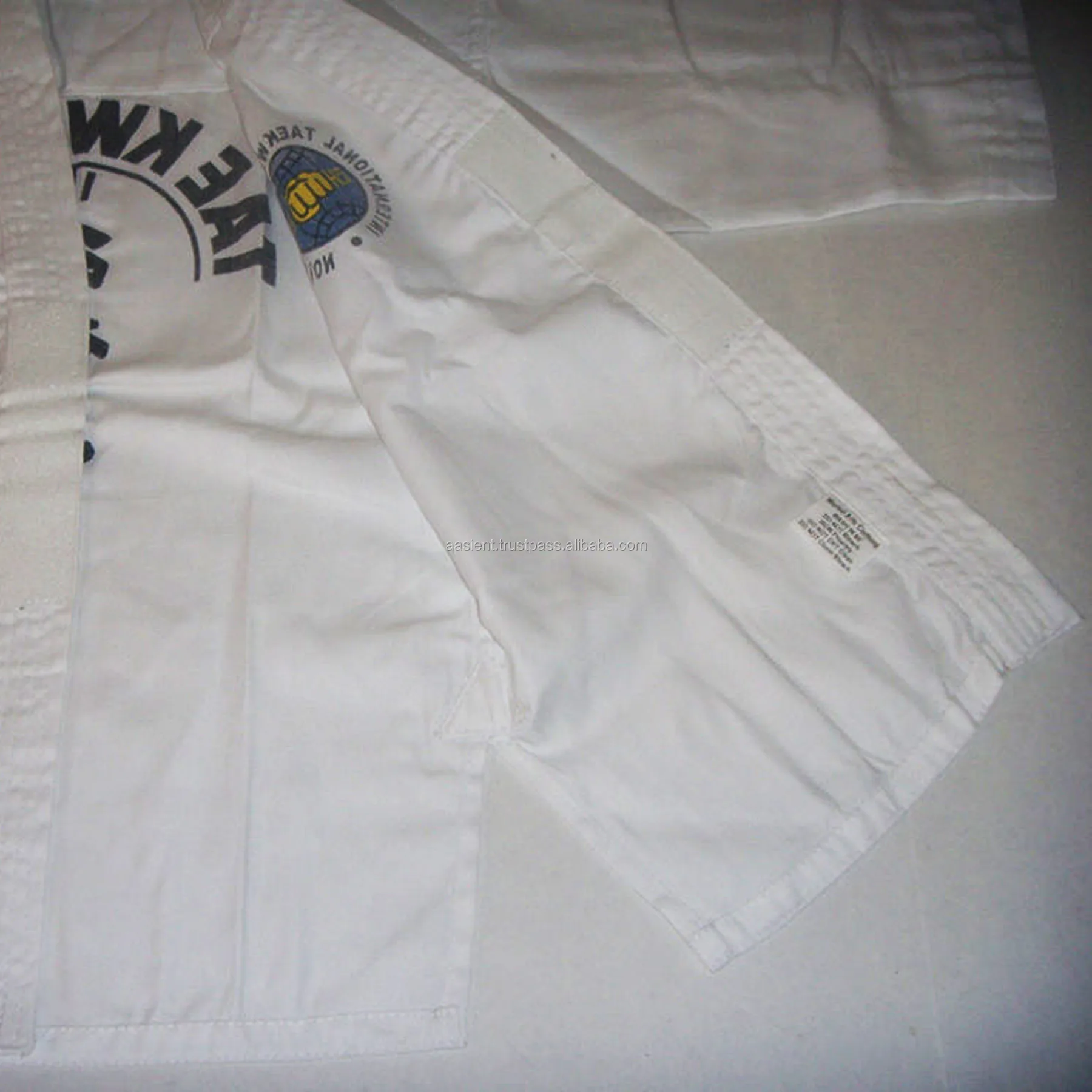 Taekwondo gi (2)
