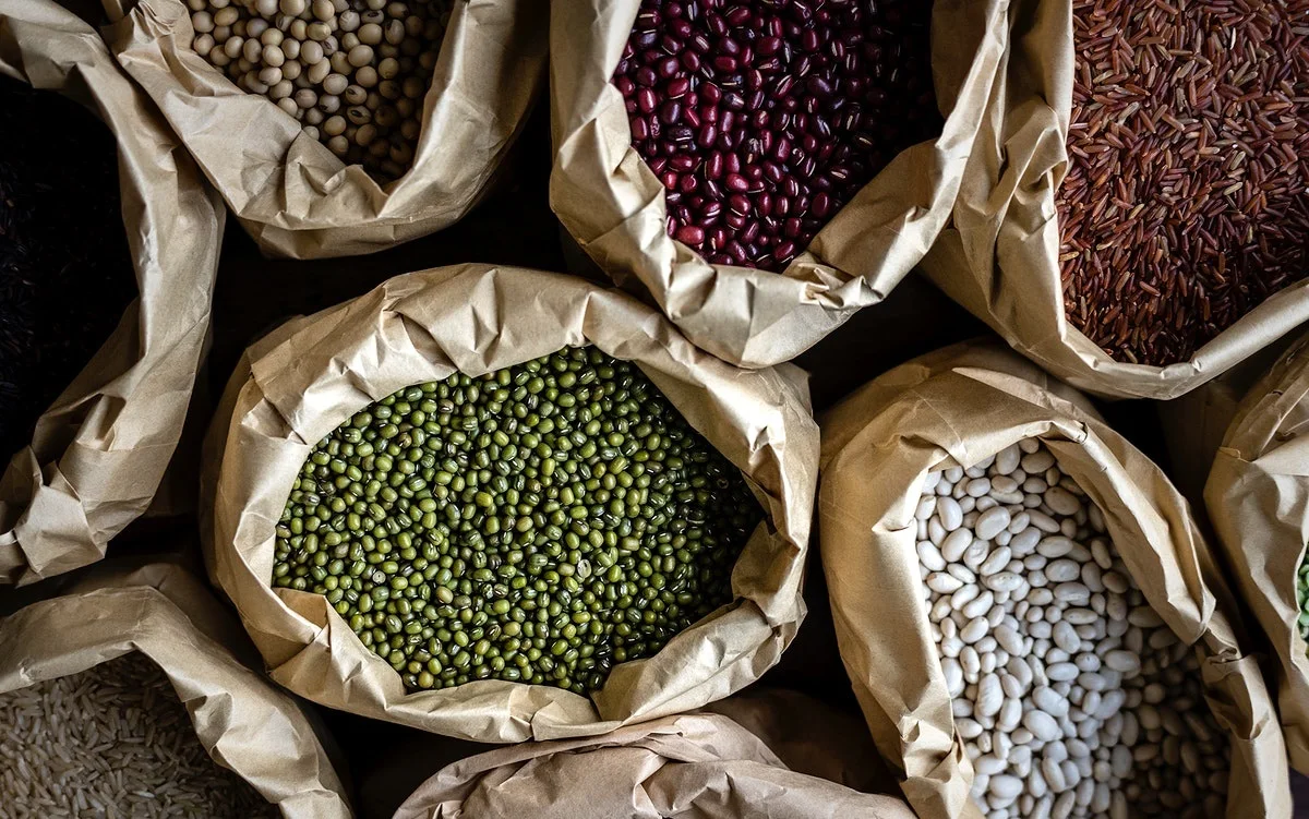 good quality light speckled kidney beans, black, white, cow pea