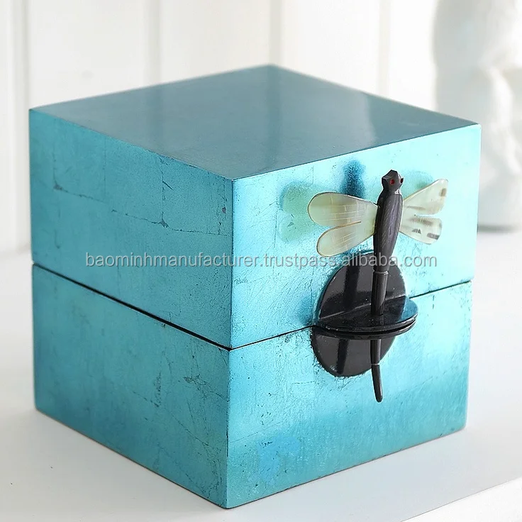 
High quality square Vietnam lacquer box with dragonfly key 