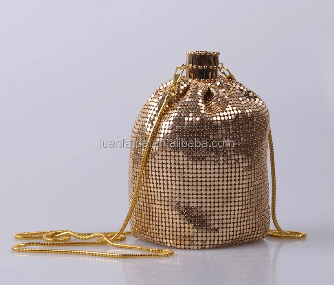 Female handbag2.png