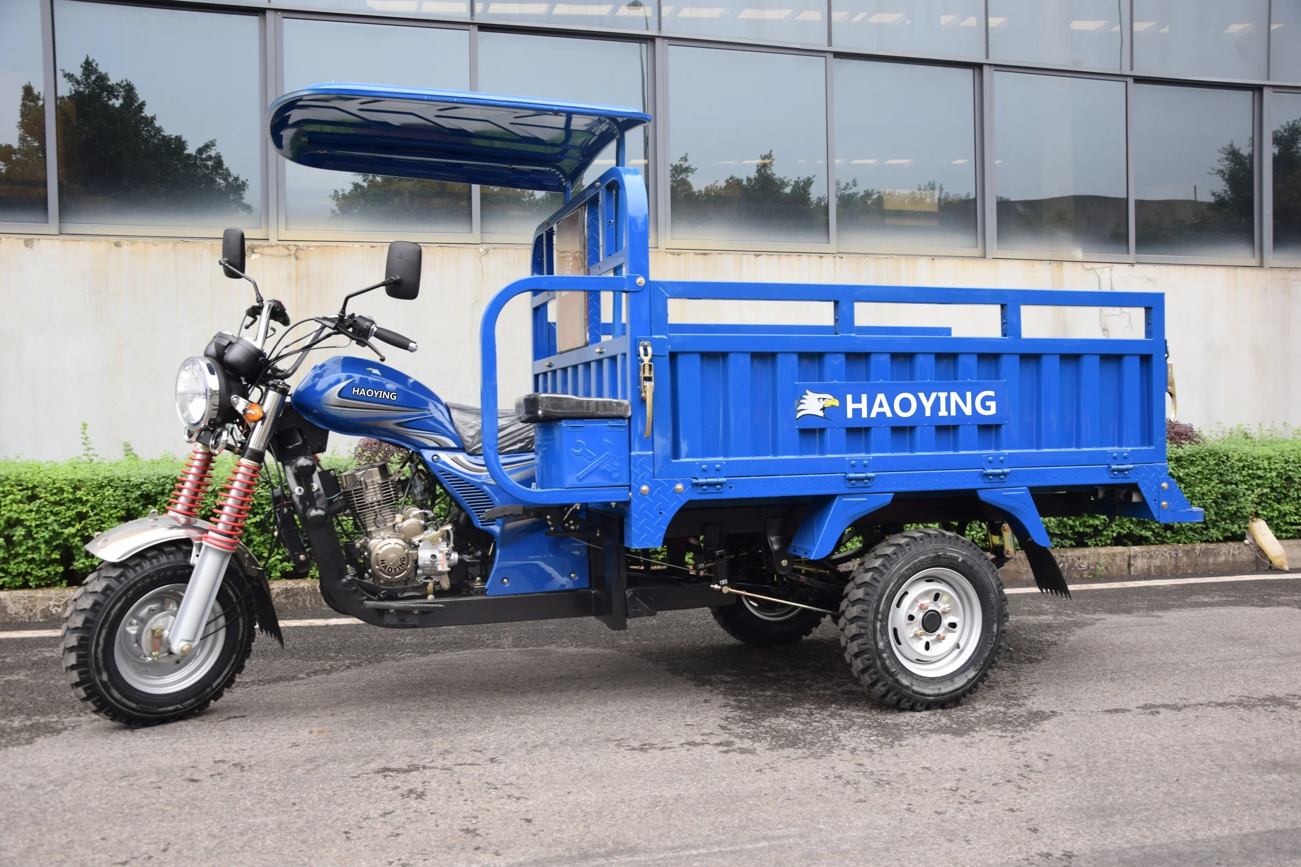 Ghana Adult Cargo Tricycle With Shade Roof Zongshen 200cc 250cc Air Fan