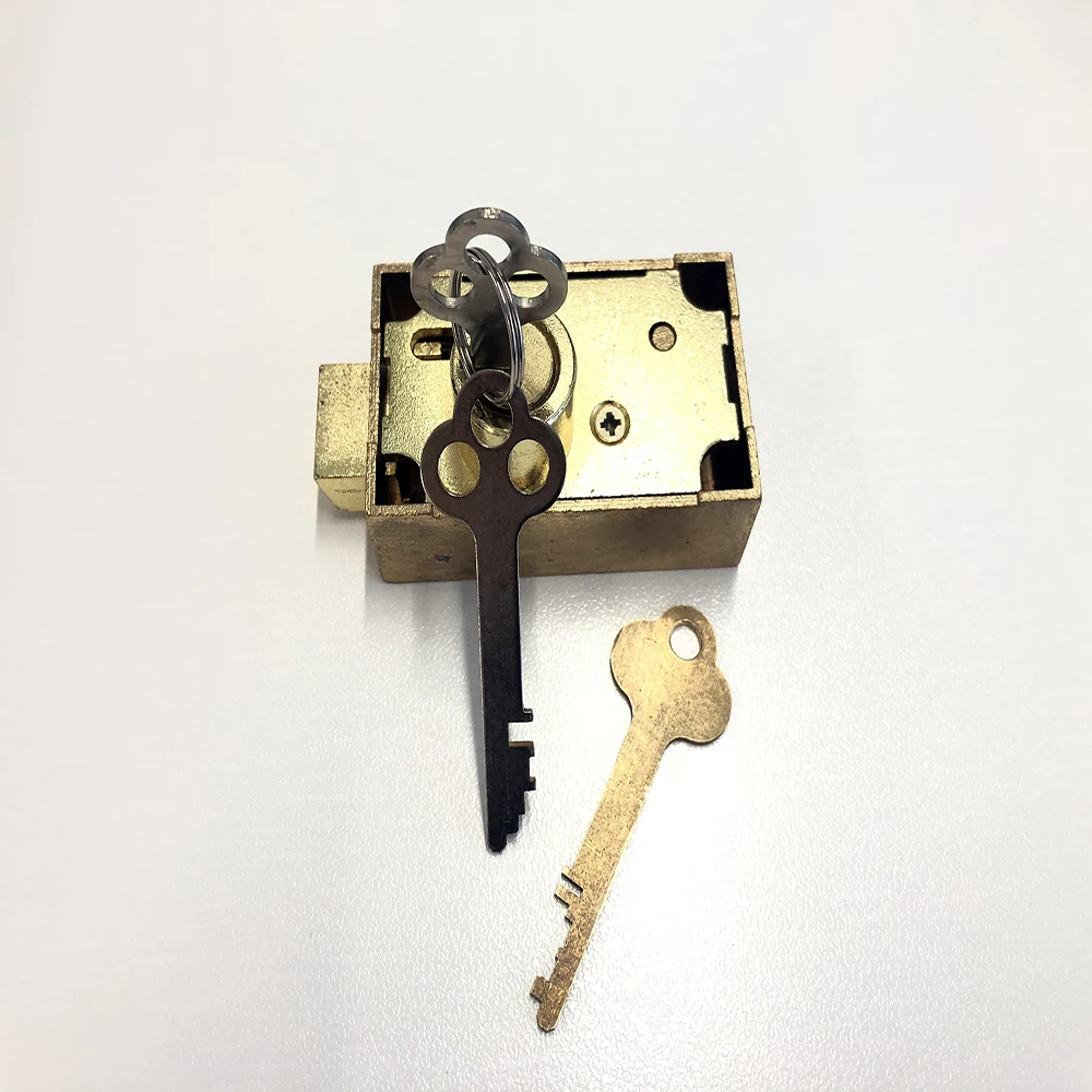 

Single Nose Safe Deposit Lock with three keys