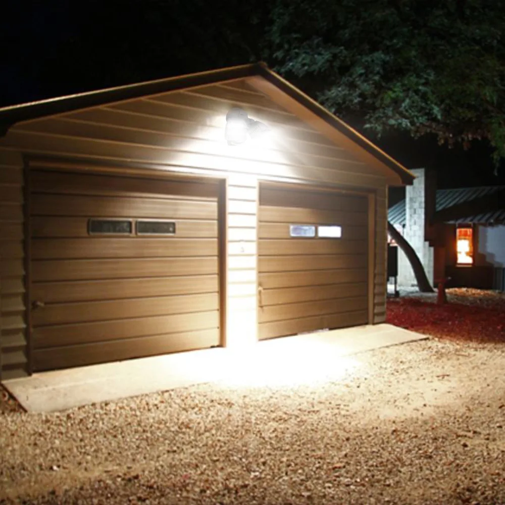 Прожектор в гараж. Подсветка гаража. Светильники на гараже снаружи. Уличное освещение гаража.