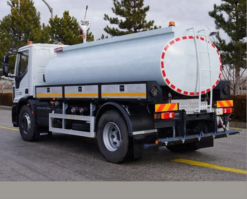 8000 litter water tanker truck with the street washing function