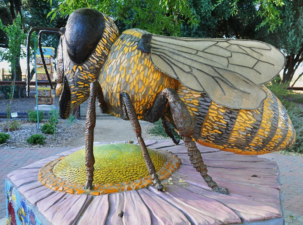 街道装饰巨型昆虫玻璃纤维树脂蜜蜂雕像艺术雕塑