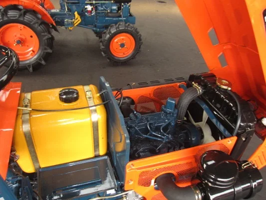 
JAPANESE COMPACT TRACTORS KUBOTA B7001 WITH BEST PRICE 