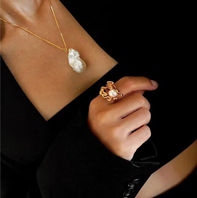 

2021 new fashion brass 18k gold plated flower shape with pearl ring for women