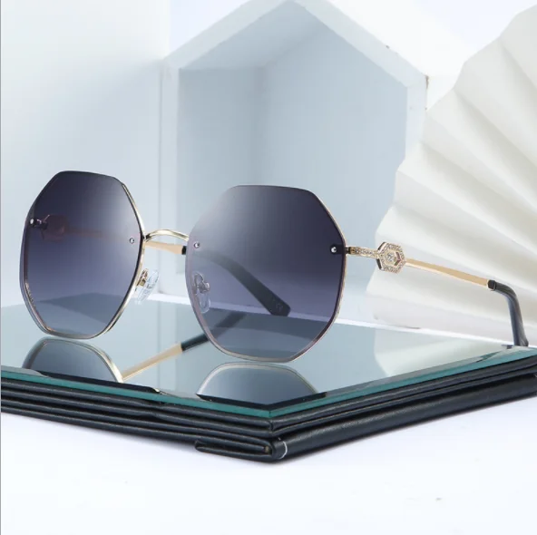 

Sunflower Cross-border supply 2020 Euramerican INS street look men womens polarized lens metal polygon frame diamond sunglasses