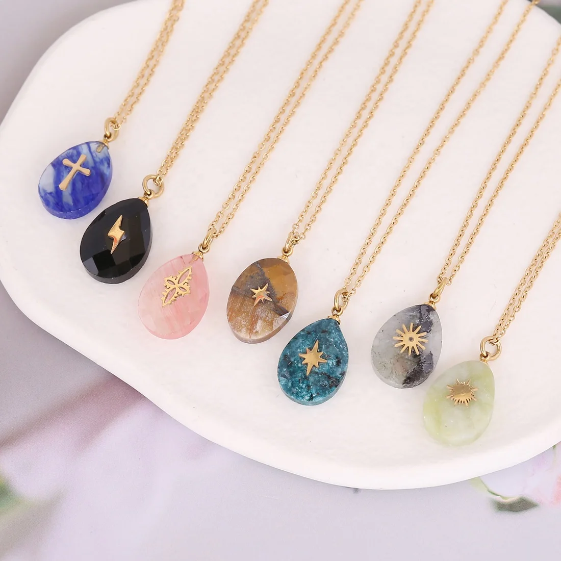 

G.tang OEM/ODM Birthday Gold Precious Exquisite Real Stone Holder Natural Crystal Waterdrop Pendant Necklace Women