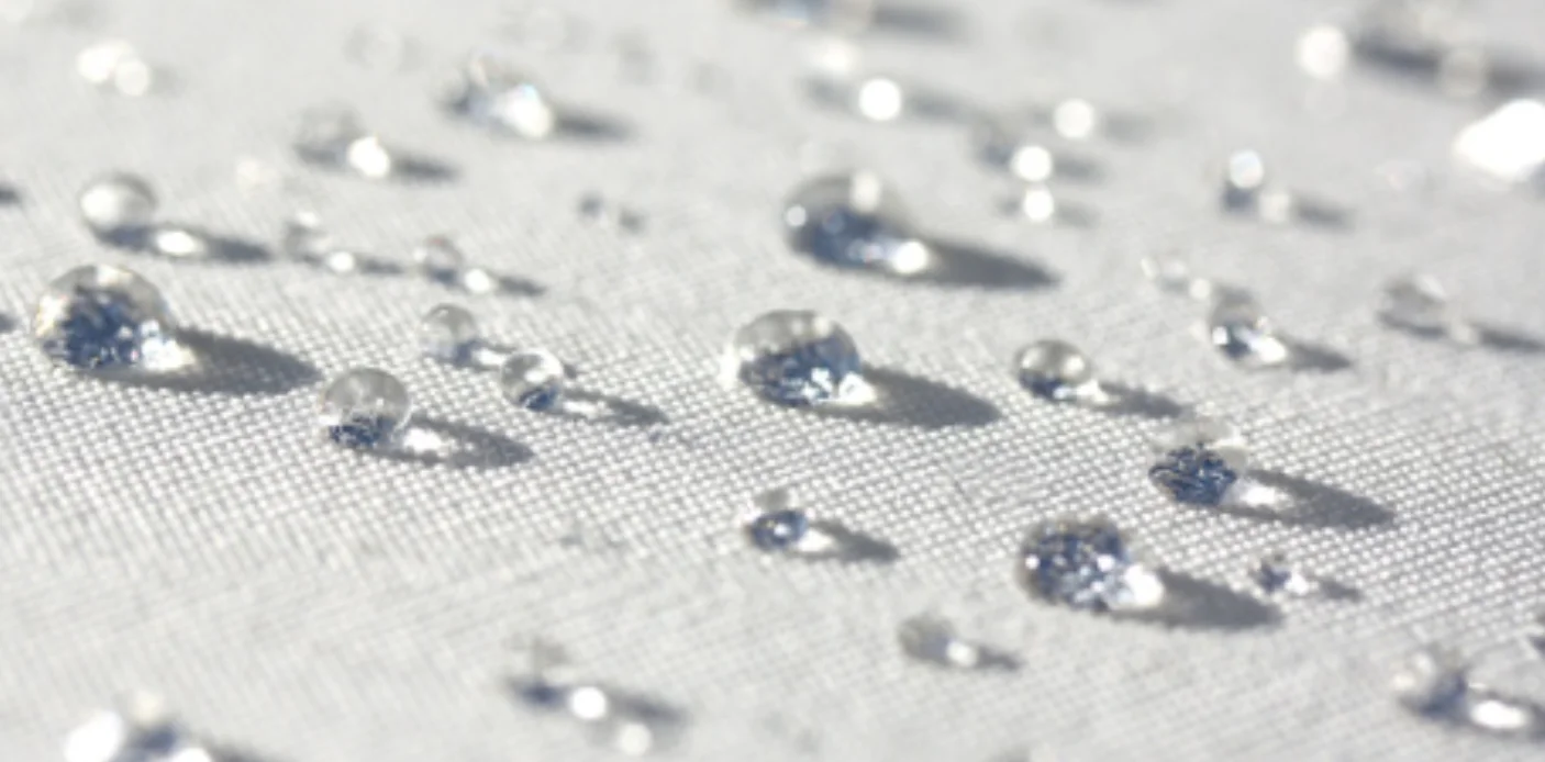 
9H Super Hydrophobic Ceramic Coating Easy to Apply 30 Minutes Waiting Time 12 Month Duration Works on Car Paint, Metal and Wood 