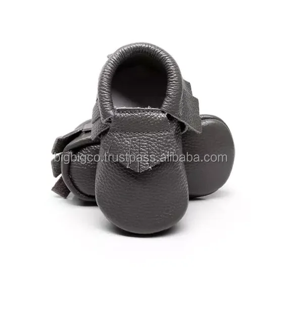 Moccains shoes (71).png