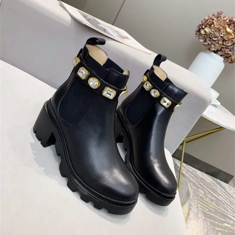 

Short boots women's new autumn and winter high-heeled rhinestone thick heel 6cm embroidered bee thick-soled Martin boots, Picture