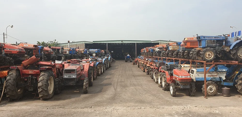 
JAPANESE COMPACT TRACTORS KUBOTA B7001 WITH BEST PRICE 